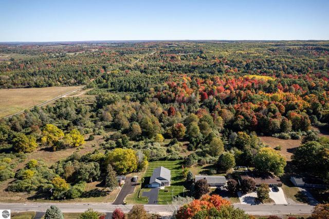 4838 Bartlett Road, Williamsburg, MI 49690