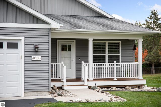 4838 Bartlett Road, Williamsburg, MI 49690