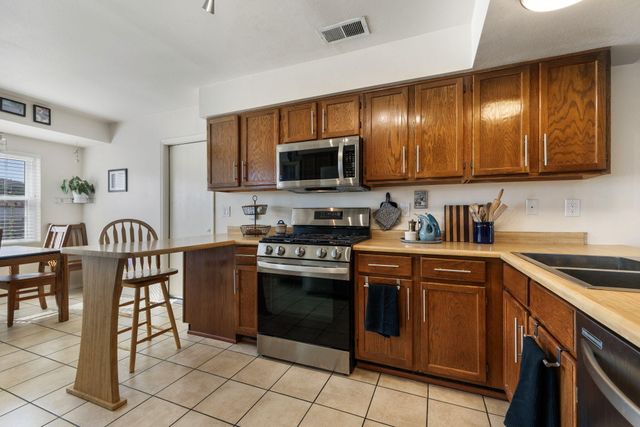400 Sandstone Drive NE, Rio Rancho, NM 87124