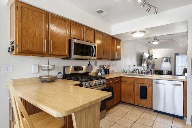 400 Sandstone Drive NE, Rio Rancho, NM 87124
