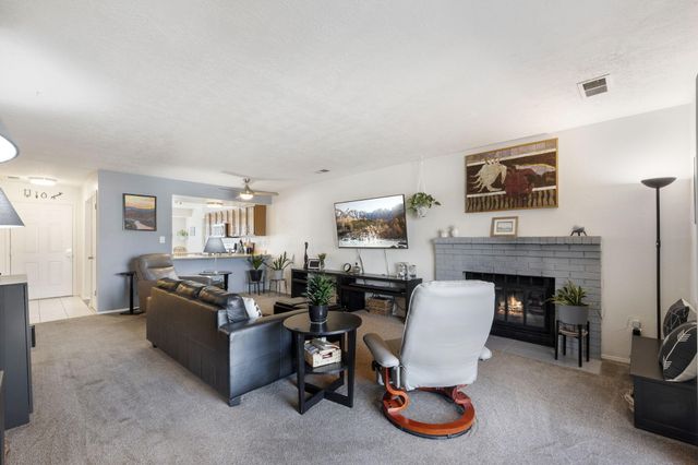 400 Sandstone Drive NE, Rio Rancho, NM 87124