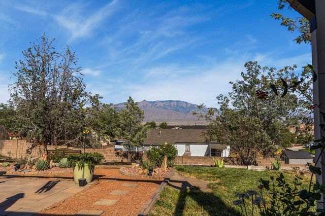 400 Sandstone Drive NE, Rio Rancho, NM 87124