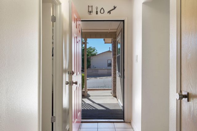 400 Sandstone Drive NE, Rio Rancho, NM 87124