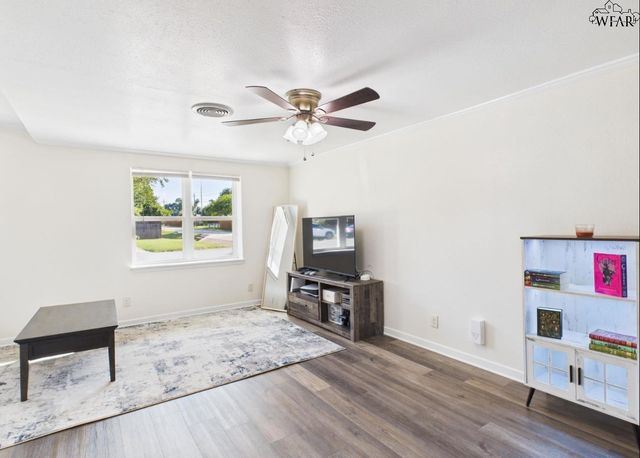 601 HAZEL DRIVE, Burkburnett, TX 76354