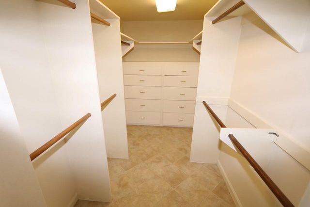 5001 Woodway Drive 104, Houston, TX 77056