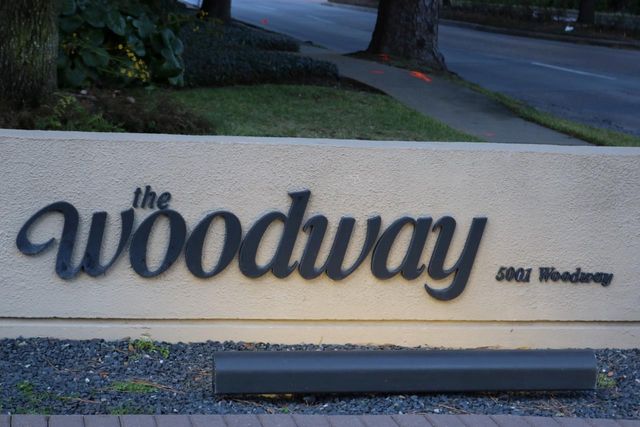 5001 Woodway Drive 104, Houston, TX 77056