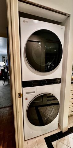 5001 Woodway Drive 104, Houston, TX 77056