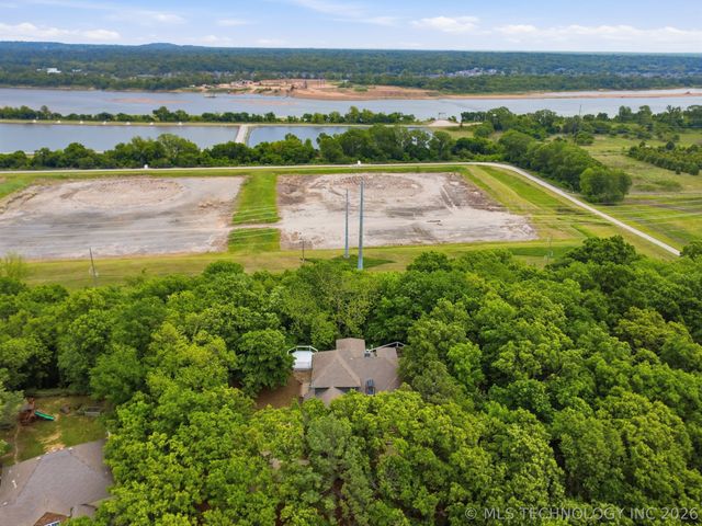 11959 S 18th Street, Jenks, OK 74037