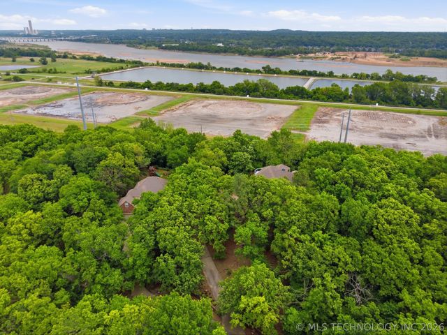 11959 S 18th Street, Jenks, OK 74037