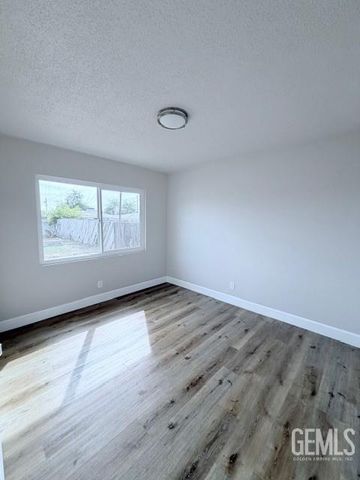 3609 Granada Avenue, Bakersfield, CA 93309