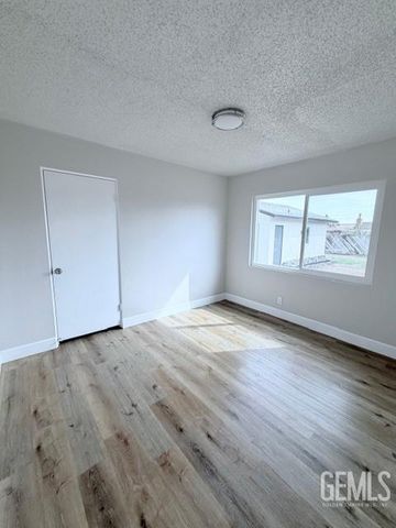 3609 Granada Avenue, Bakersfield, CA 93309