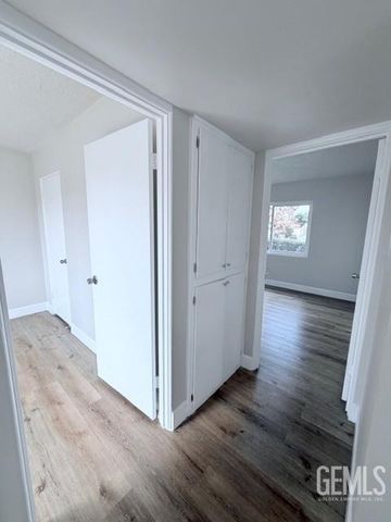 3609 Granada Avenue, Bakersfield, CA 93309