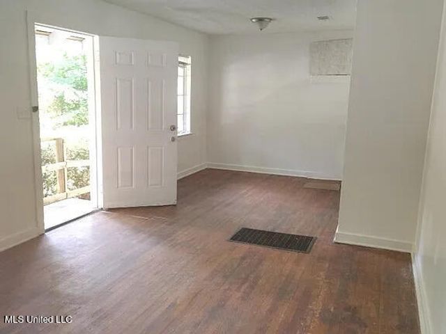 1734 Dixie Drive, Jackson, MS 39209