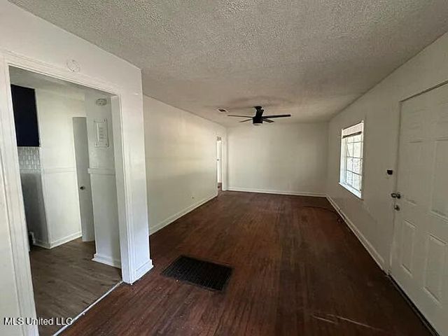 1734 Dixie Drive, Jackson, MS 39209