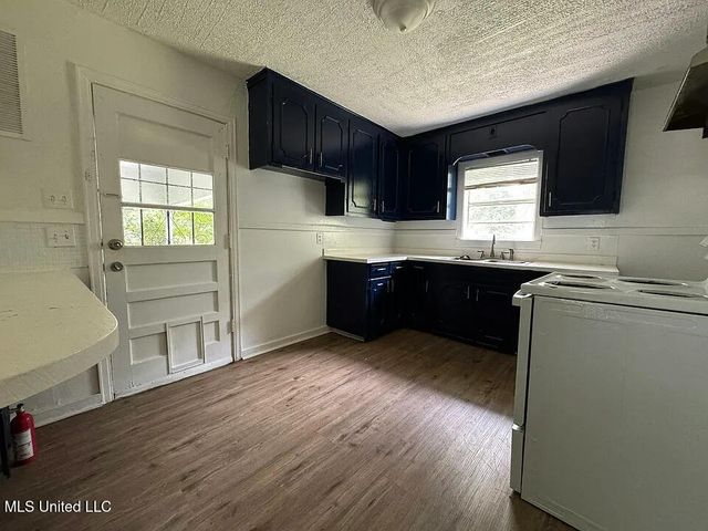 1734 Dixie Drive, Jackson, MS 39209