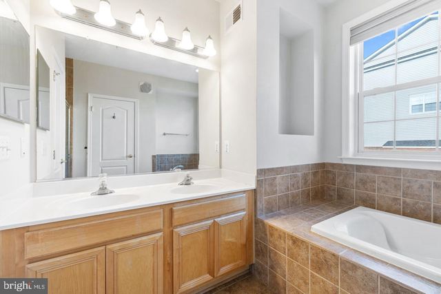 22717 SETTLERS TRAIL TER E, Brambleton, VA 20148