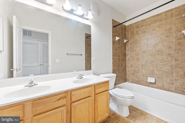 22717 SETTLERS TRAIL TER E, Brambleton, VA 20148