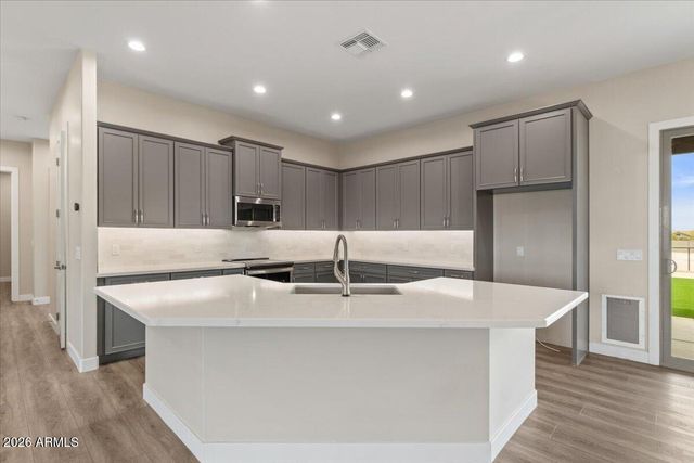 1980 W LINCOLN Court, San Tan Valley, AZ 85144