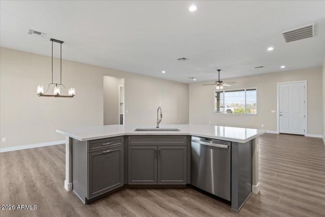 1980 W LINCOLN Court, San Tan Valley, AZ 85144