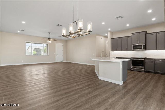 1980 W LINCOLN Court, San Tan Valley, AZ 85144