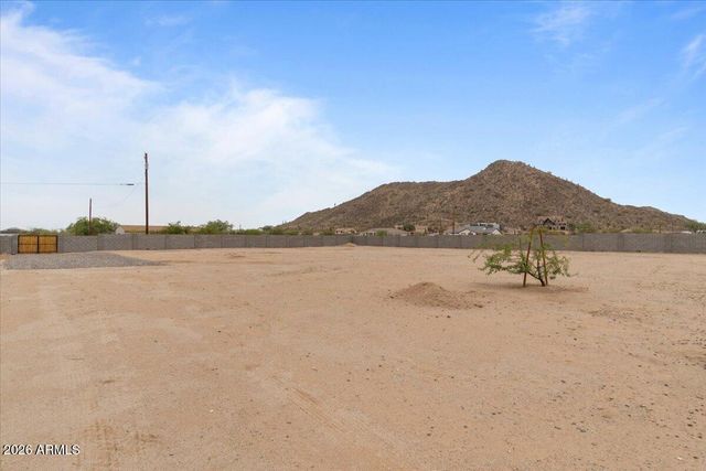 1980 W LINCOLN Court, San Tan Valley, AZ 85144