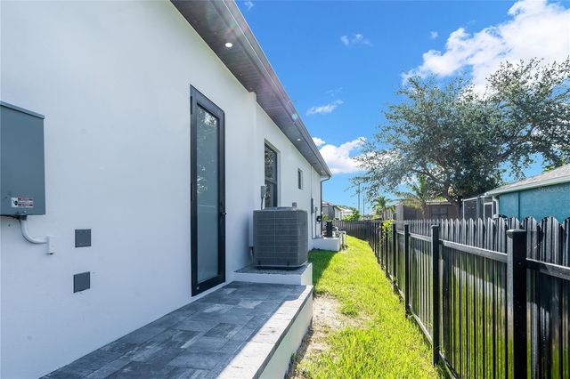 129 SW 34TH AVENUE, Cape Coral, FL 33991
