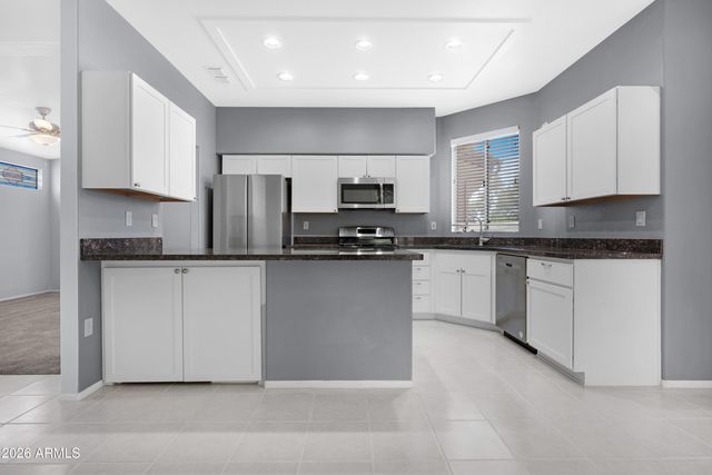 20051 N GREENVIEW Drive, Sun City West, AZ 85375