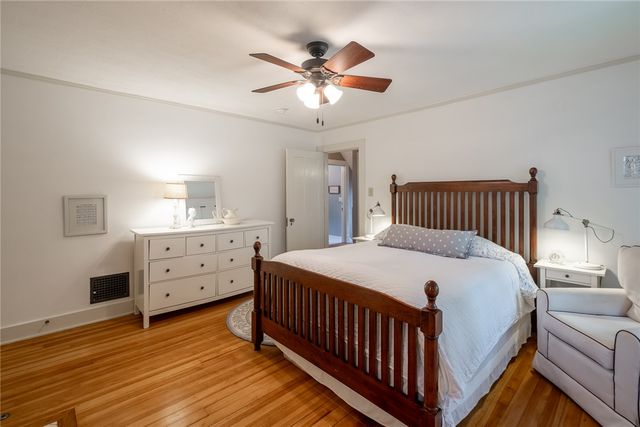 230 Volusia Avenue, Oakwood, OH 45409