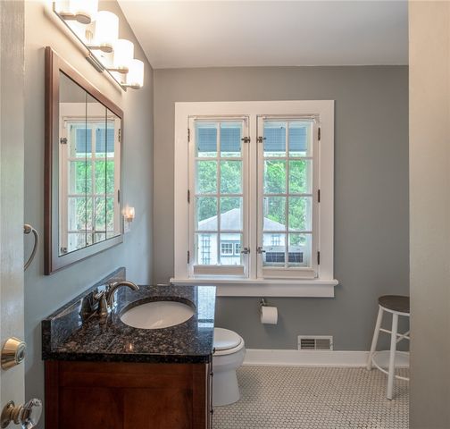 230 Volusia Avenue, Oakwood, OH 45409