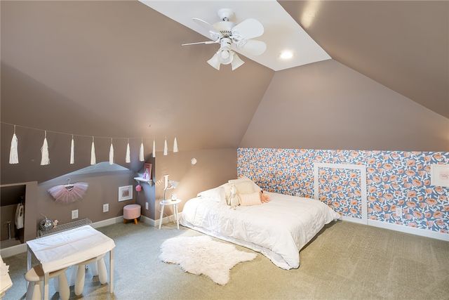 230 Volusia Avenue, Oakwood, OH 45409