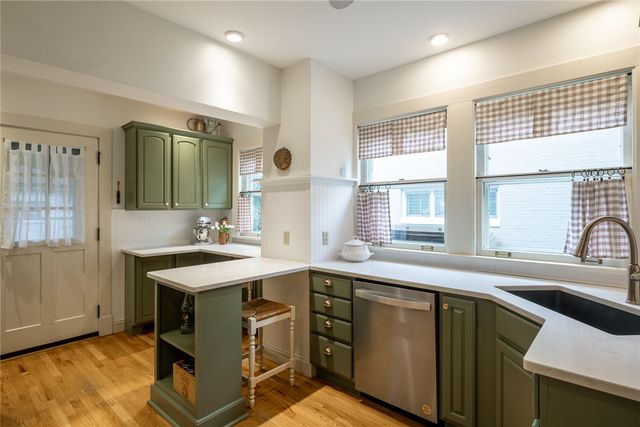 230 Volusia Avenue, Oakwood, OH 45409