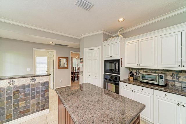 3706 AVENIDA MADERA, Bradenton, FL 34210