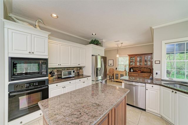 3706 AVENIDA MADERA, Bradenton, FL 34210