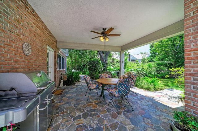 3706 AVENIDA MADERA, Bradenton, FL 34210