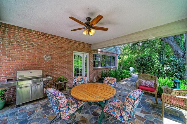 3706 AVENIDA MADERA, Bradenton, FL 34210