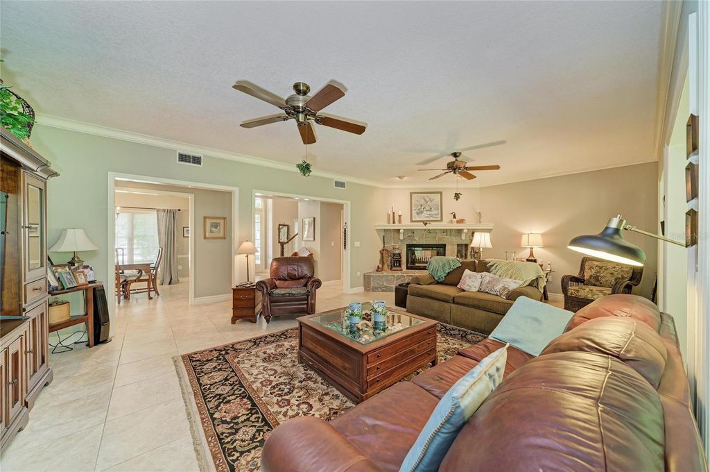 3706 AVENIDA MADERA, BRADENTON, FL 34210 — photo 2