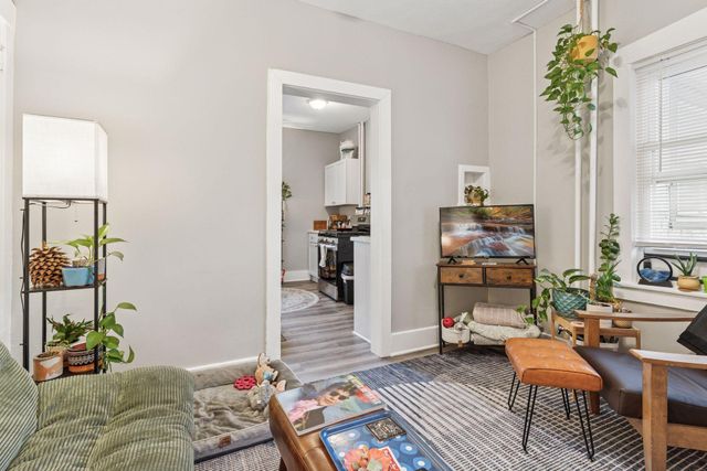 1083 Chatsworth Street N, Saint Paul, MN 55103