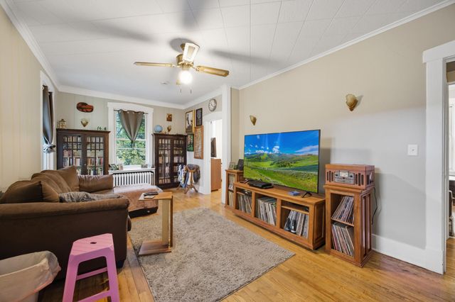 1083 Chatsworth Street N, Saint Paul, MN 55103