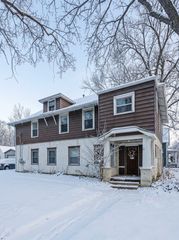1083 Chatsworth Street N, Saint Paul, MN 55103
