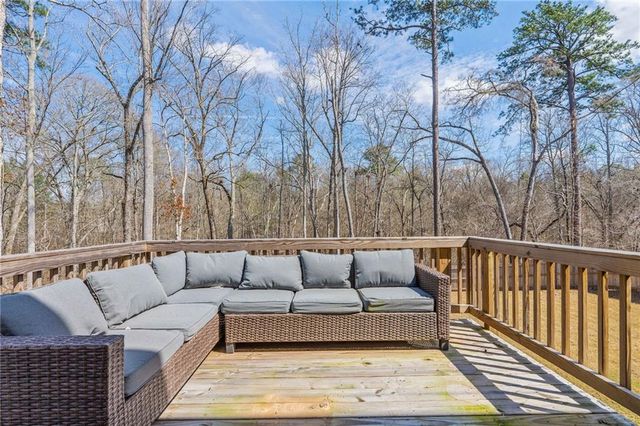 825 Athena Bend, Fairburn, GA 30213