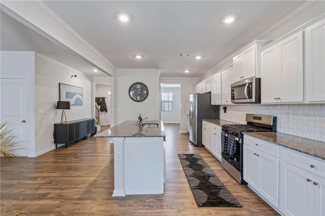 825 Athena Bend, Fairburn, GA 30213