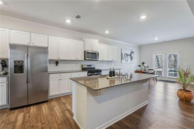 825 Athena Bend, Fairburn, GA 30213