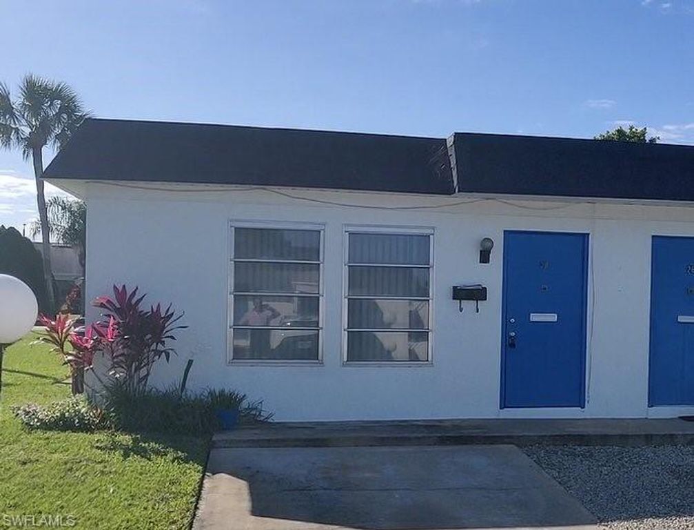 28 Temple CT, Lehigh Acres, FL 33936
