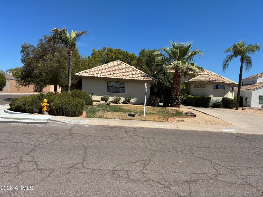4602 E CAROLINA Drive, Phoenix, AZ 85032 — photo 3