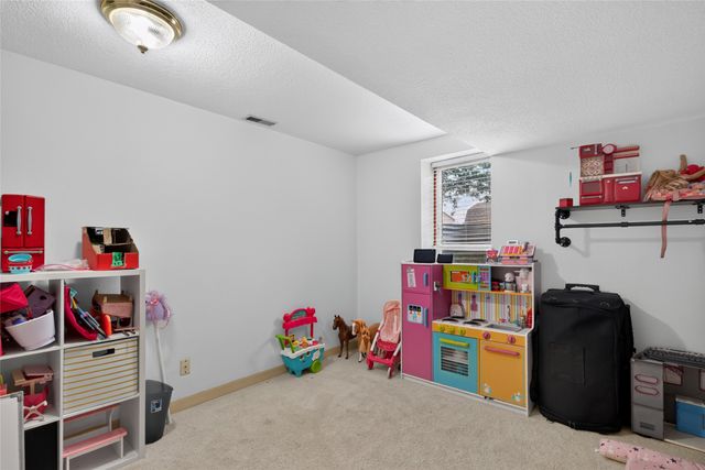 526 NE 56th Street, Pleasant Hill, IA 50327