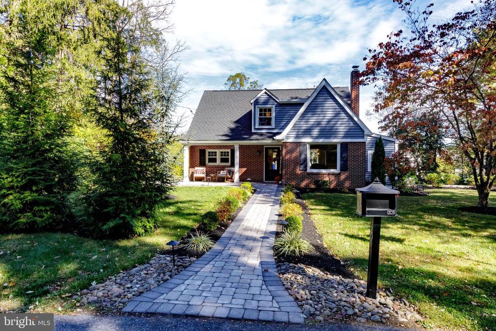 201 HENRY AVE, Boyertown, PA 19512