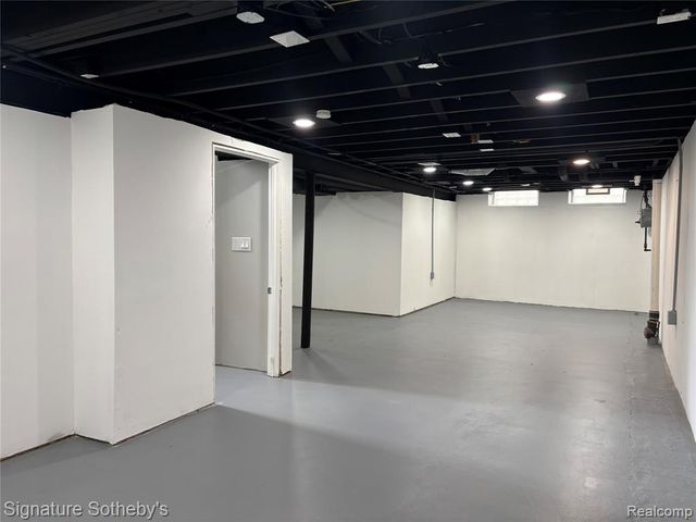 3170 Southfield Road, Dearborn, MI 48124