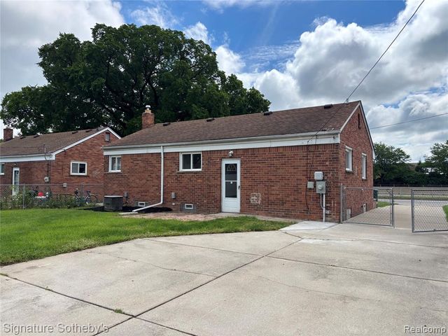 3170 Southfield Road, Dearborn, MI 48124