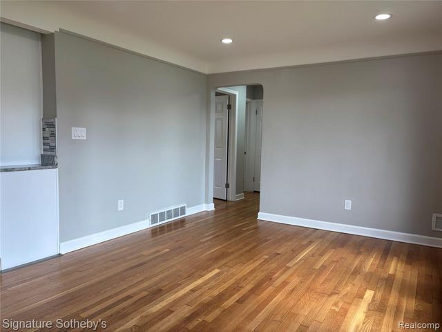 3170 Southfield Road, Dearborn, MI 48124