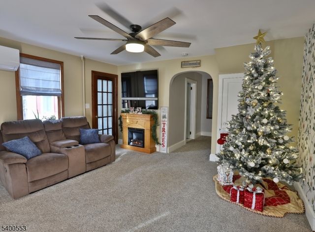 220 Oak Grove Rd, Franklin Twp., NJ 08867